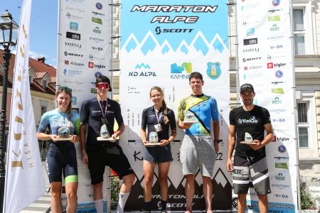 Najhitrejši v absolutni moški kategoriji (Matic Grošelj, Tadej Sedar, Gašper Berlot) in najhitrejše v absolutni ženski kategoriji (Eva Zorman, Martina Erjavec,manjka Polona Itkin)